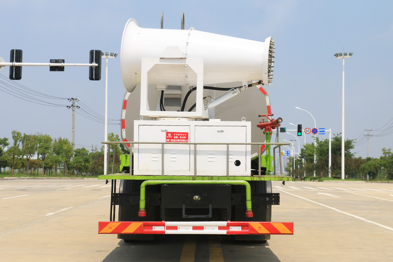 东风华神T5后双桥抑尘车（圆罐） 17方(雾炮60~100米)